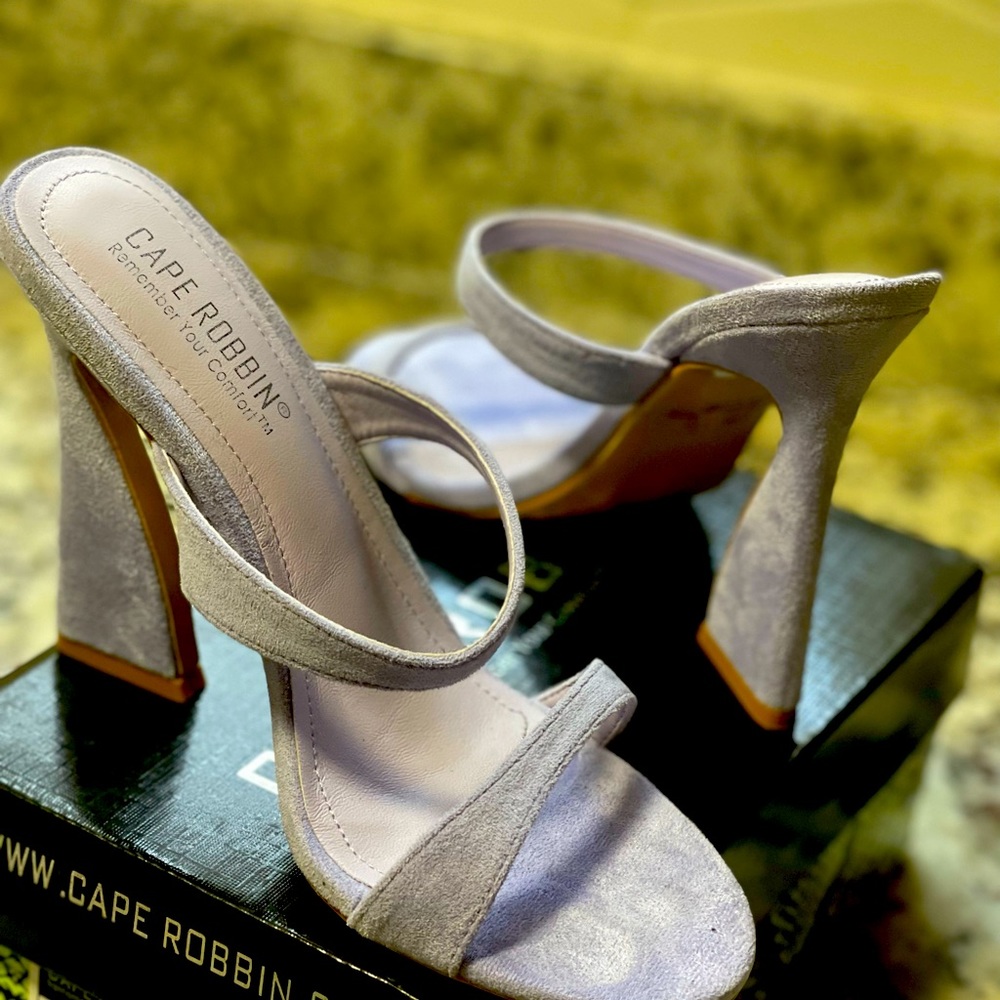 Cape Robbin, lavender suede heels, size 7 1/2